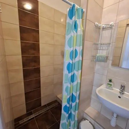 Vincze Vendeghaz 3*